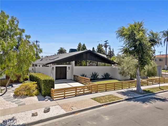 Detail Gallery Image 15 of 28 For 3000 Country Club, Costa Mesa,  CA 92626 - 4 Beds | 4/1 Baths