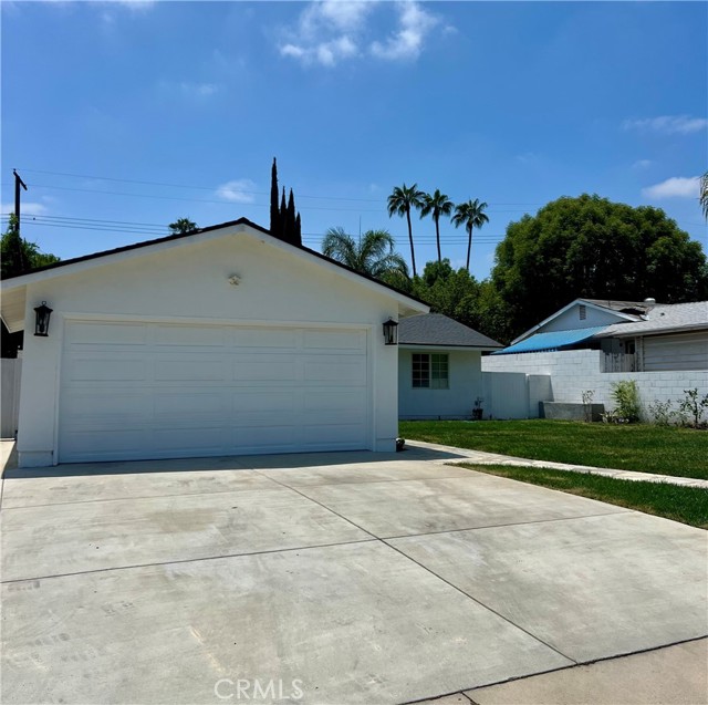 24244 Friar Street, Woodland Hills CA: https://media.crmls.org/medias/f2637b75-2189-404f-b4f5-e0ee27e4ae23.jpg
