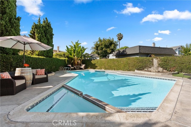 20571 Reef Lane, Huntington Beach CA: https://media.crmls.org/medias/f2643d53-2360-458e-8493-28b1182cd845.jpg