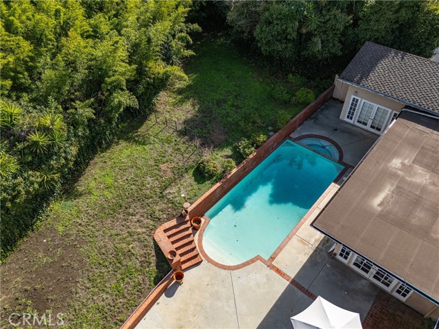 Detail Gallery Image 30 of 38 For 2072 Coldwater Canyon, Beverly Hills,  CA 90210 - 4 Beds | 4/1 Baths