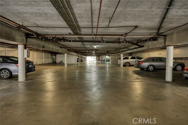 Detail Gallery Image 6 of 18 For 333 Riverdale Dr 1a,  Glendale,  CA 91204 - 2 Beds | 1/1 Baths