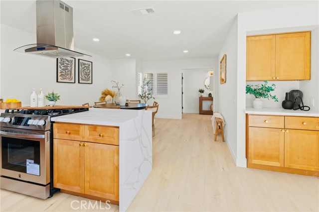 Detail Gallery Image 24 of 69 For 17698 Locust St, Fountain Valley,  CA 92708 - 7 Beds | 6 Baths