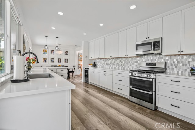 1324 Darwin Drive, Oceanside CA: https://media.crmls.org/medias/f264d0ca-8d6f-45f8-866b-cf665346d61d.jpg