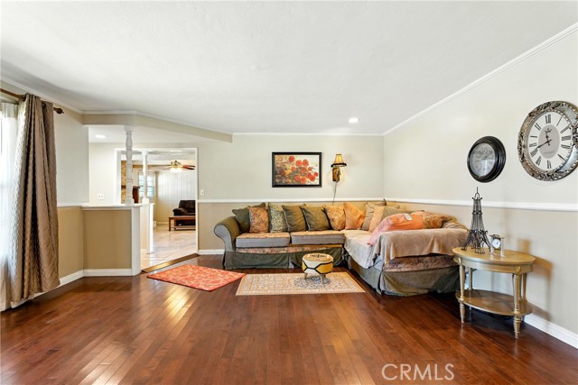 804 Naples Street, Monrovia CA: https://media.crmls.org/medias/f264e6a1-4c9b-47f1-833c-16c76944fb32.jpg