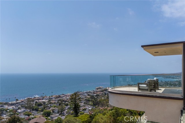 900 Gainsborough Drive, Laguna Beach CA: https://media.crmls.org/medias/f2655977-41de-436e-91ba-b34fe21a9ebd.jpg