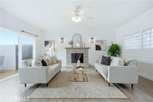 Detail Gallery Image 19 of 46 For 108 Roycroft Ave, Long Beach,  CA 90803 - 4 Beds | 3/1 Baths