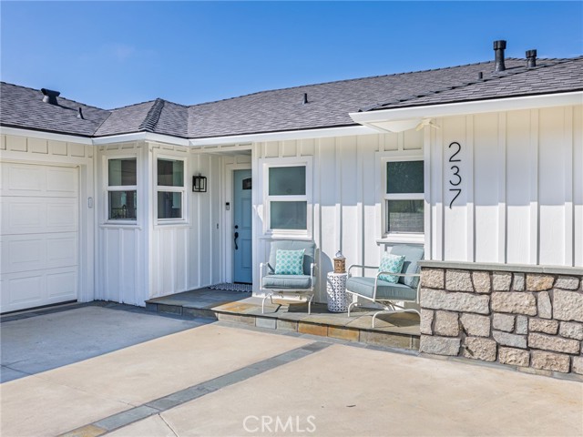 237 Via Los Miradores, Redondo Beach CA: https://media.crmls.org/medias/f265d1d4-1ccd-4eba-81fa-c565f5c39a1e.jpg