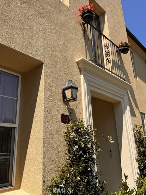 44 Arcata, Irvine CA: https://media.crmls.org/medias/f265d78d-69a2-42ee-9b5c-0b16886e0bd1.jpg