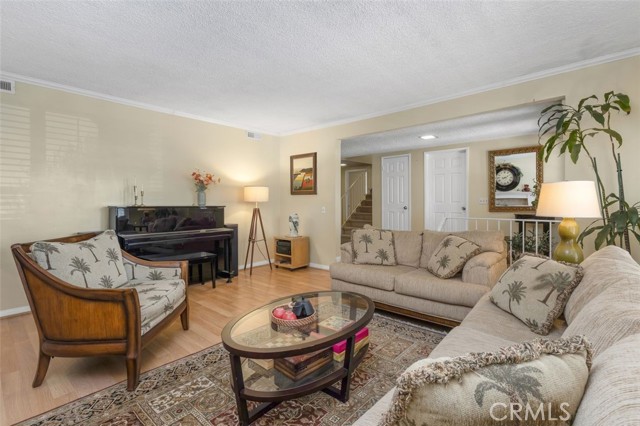 Detail Gallery Image 9 of 39 For 408 Torrens St, Anaheim,  CA 92807 - 5 Beds | 3/1 Baths