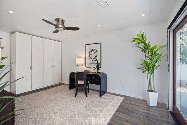 496 E 16th, Costa Mesa CA: https://media.crmls.org/medias/f265f9ed-b535-476c-972a-64306bffa845.jpg