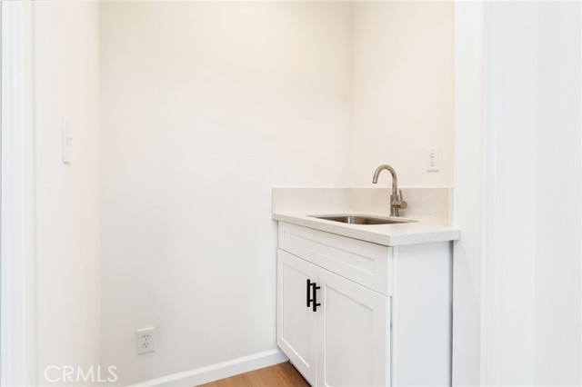 5701 Milton photo 19
