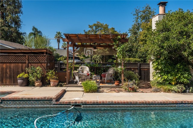 527 W Palm Avenue, Redlands CA: https://media.crmls.org/medias/f2663ec4-70c2-4034-aec0-ff1a0e8d85ec.jpg