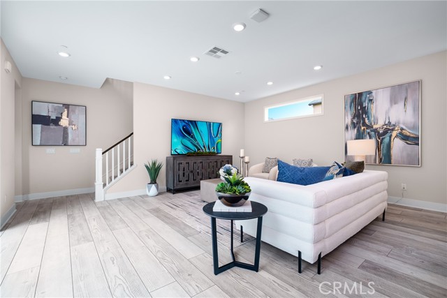 Detail Gallery Image 5 of 32 For 130 Chorus, Irvine,  CA 92618 - 3 Beds | 2/1 Baths