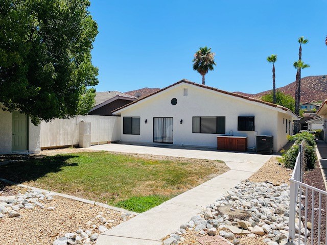 24150 Cruise Circle Drive, Canyon Lake CA: https://media.crmls.org/medias/f26684b8-9689-44b5-8634-b25a7e740de4.jpg