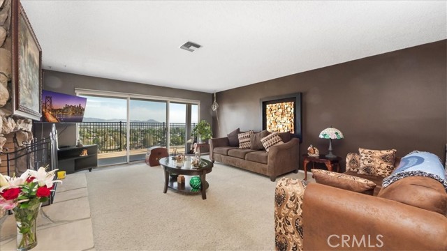 Detail Gallery Image 3 of 49 For 6570 Monte Vista, San Bernardino,  CA 92404 - 2 Beds | 2 Baths
