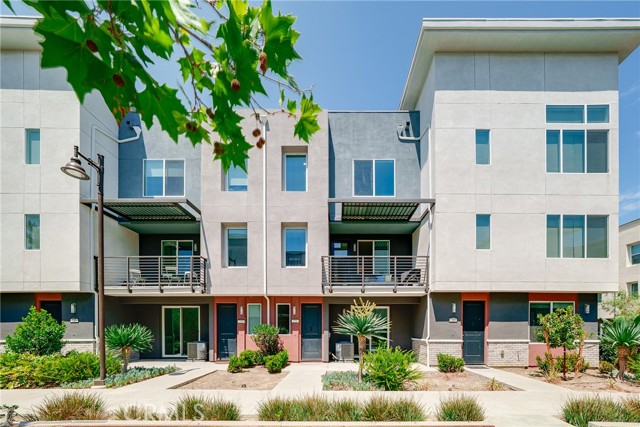 221 Steely, Irvine CA: https://media.crmls.org/medias/f267478f-6a60-4a21-9ad7-612ee637cb39.jpg