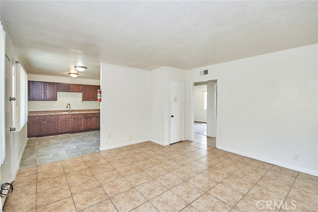 Detail Gallery Image 17 of 29 For 1074 N Willow Ave, Rialto,  CA 92376 - – Beds | – Baths