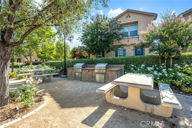 7265 Enclave Drive, Eastvale CA: https://media.crmls.org/medias/f2679b84-67d2-4856-be48-89d4cc30bf14.jpg