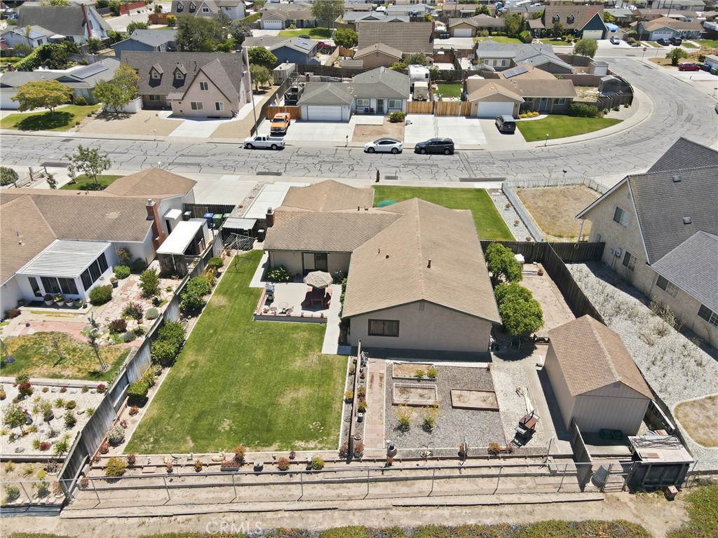 https://media.crmls.org/medias/f26849e9-35b9-4796-97e8-ec49315e21a1.jpg?preset=X-Large