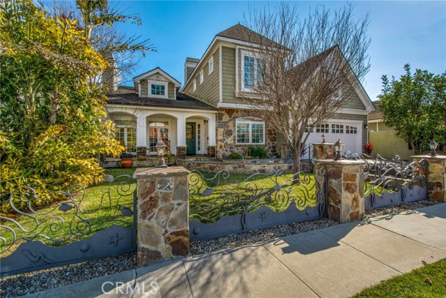 22052 Susan Lane, Huntington Beach CA: https://media.crmls.org/medias/f2688029-fe93-4d57-8e01-206d6018e93f.jpg