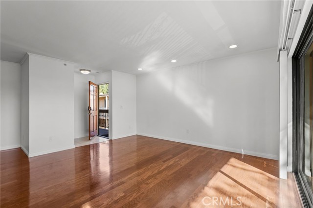 Detail Gallery Image 4 of 21 For 1135 Allen, Glendale,  CA 91201 - 2 Beds | 2 Baths