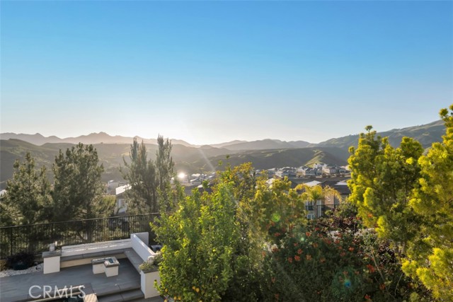 11929 Ricasoli Way, Porter Ranch CA: https://media.crmls.org/medias/f26909eb-67e2-4add-a43f-dafad0ac2626.jpg