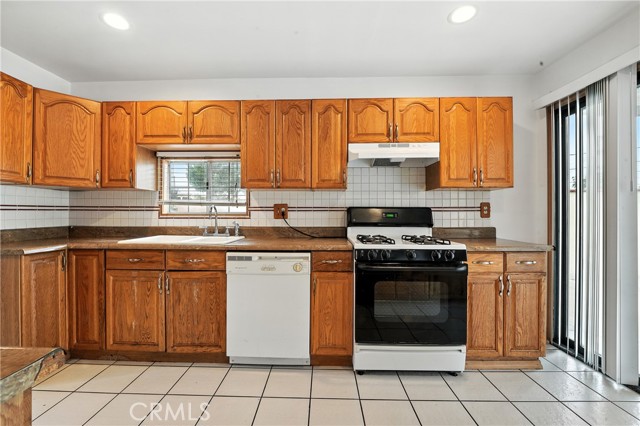 Detail Gallery Image 8 of 31 For 8456 San Clemente Way, Buena Park,  CA 90620 - 4 Beds | 2 Baths