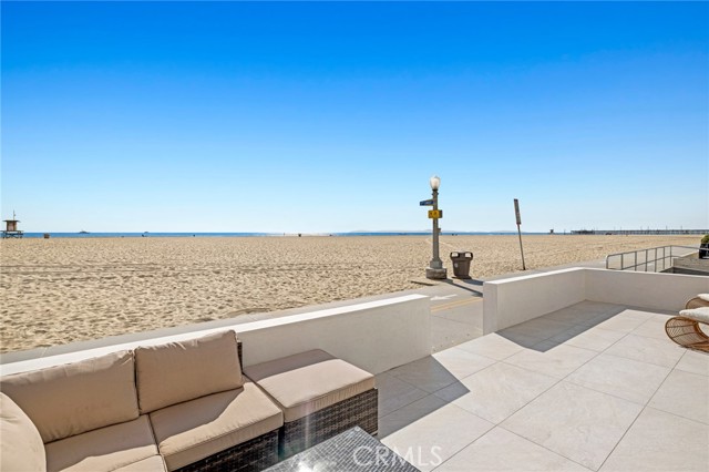 Detail Gallery Image 17 of 74 For 1628 W Oceanfront, Newport Beach,  CA 92663 - 13 Beds | 11 Baths