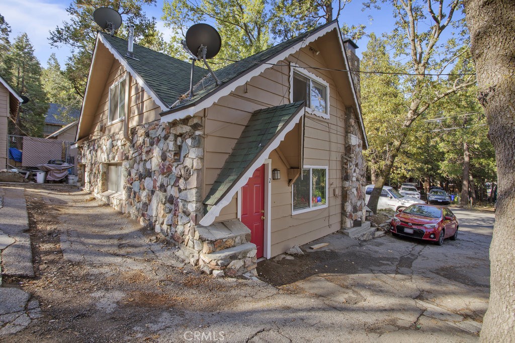 711 Forest Shade Road, Crestline, CA 92325