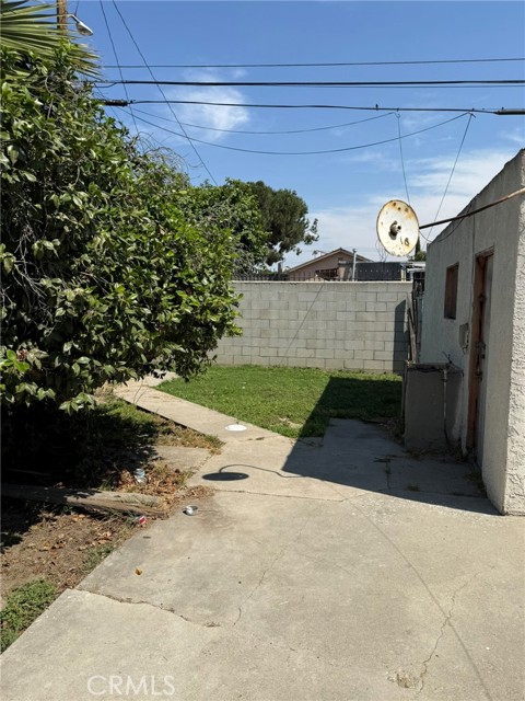 1229 E 89th Street, Los Angeles CA: https://media.crmls.org/medias/f26a1891-1f7e-41e6-a769-312f07e35c57.jpg
