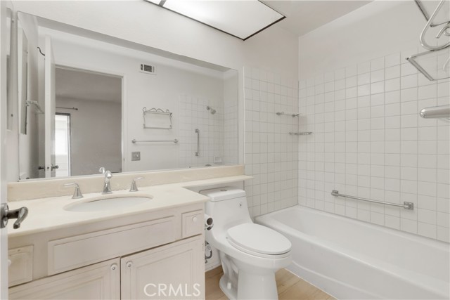 Detail Gallery Image 11 of 30 For 17306 Village 17, Camarillo,  CA 93012 - 2 Beds | 2 Baths