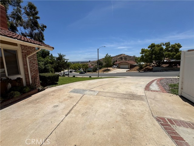 Detail Gallery Image 4 of 37 For 4787 Boardwalk Dr, Riverside,  CA 92503 - 5 Beds | 2 Baths