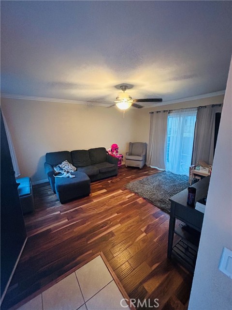 Detail Gallery Image 3 of 8 For 1320 Brentwood #B,  Corona,  CA 92882 - 2 Beds | 2 Baths