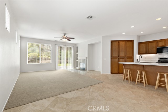 31937 Calle Galarza, Temecula CA: https://media.crmls.org/medias/f26b3d6e-03c7-41ce-92e2-fe81c46a54ba.jpg