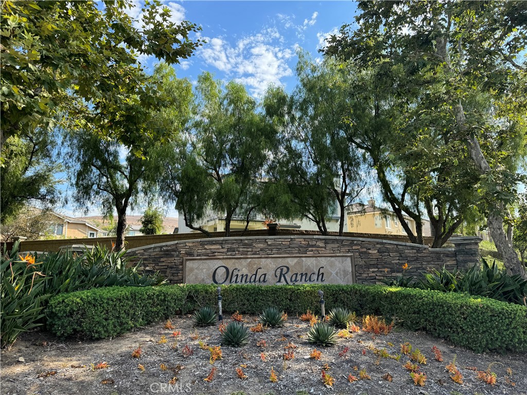https://media.crmls.org/medias/f26b7487-77d3-4226-9575-396c62589055.jpg?preset=X-Large