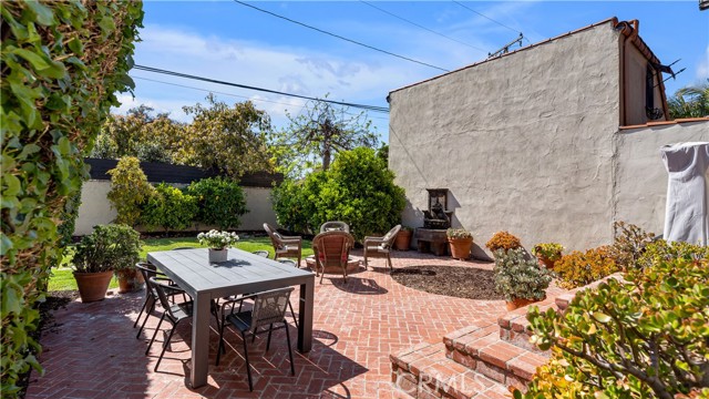 Detail Gallery Image 60 of 69 For 2042 N Ross St, Santa Ana,  CA 92706 - 3 Beds | 2/1 Baths
