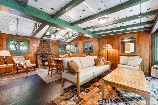 25 Hot Spring Canyon Rd, San Juan Capistrano CA: https://media.crmls.org/medias/f26c1ebb-5c72-4ff9-8cb1-add7a5acc5cc.jpg