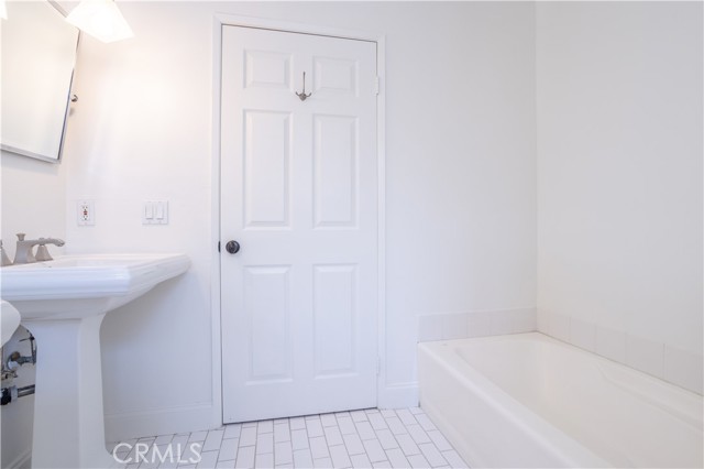 Detail Gallery Image 15 of 34 For 9155 Noble, North Hills,  CA 91343 - 4 Beds | 3 Baths