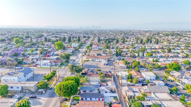 9218 Hooper Avenue, Los Angeles CA: https://media.crmls.org/medias/f26d7180-2757-4624-af2d-cf4d4eac0cf8.jpg