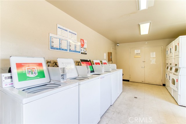 Detail Gallery Image 26 of 29 For 5500 Ackerfield Ave #307,  Long Beach,  CA 90805 - 1 Beds | 1 Baths