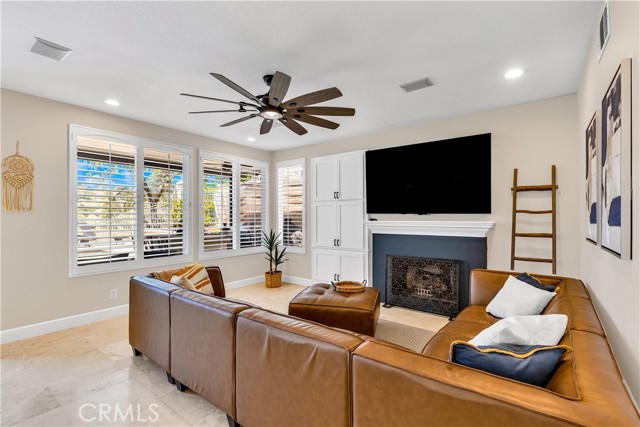 57 Hillrise, Rancho Santa Margarita CA: https://media.crmls.org/medias/f26da264-4a69-478c-adef-db3185d59282.jpg
