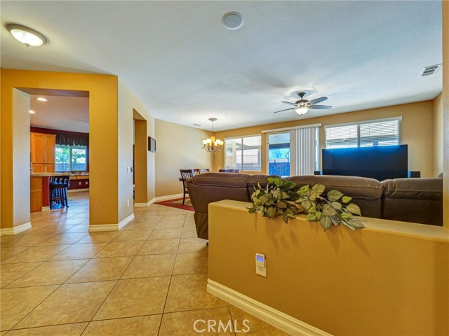 Detail Gallery Image 12 of 59 For 9737 Espada Creek, Moreno Valley,  CA 92557 - 4 Beds | 3 Baths