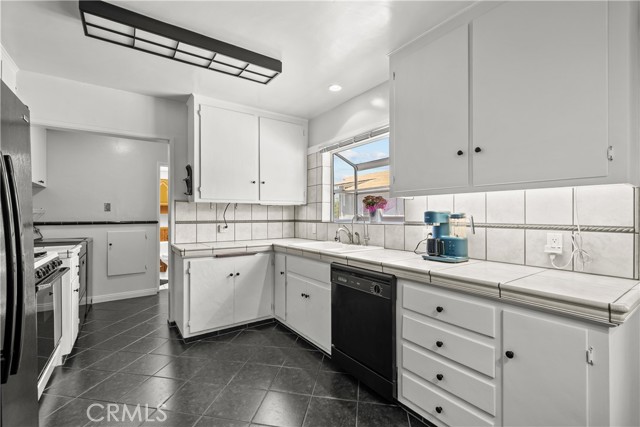 Detail Gallery Image 9 of 19 For 10339 Fernglen Ave, Tujunga,  CA 91042 - 2 Beds | 1 Baths