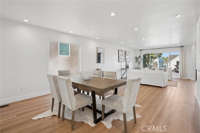 2501 N Poinsettia Avenue, Manhattan Beach CA: https://media.crmls.org/medias/f26e774b-3454-48d5-83ed-6cf9bf2fda23.jpg