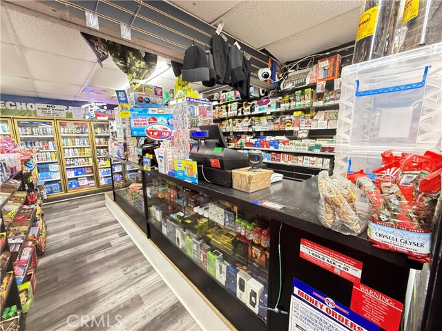 3738 S Cherry Avenue, Fresno CA: https://media.crmls.org/medias/f26edfd8-0aad-4dd4-99b8-17cae38ed7a0.jpg