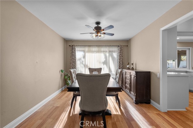 Detail Gallery Image 14 of 41 For 23439 via Elisandra, Valencia,  CA 91355 - 5 Beds | 3 Baths