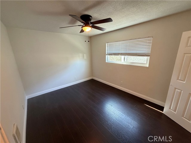 Detail Gallery Image 14 of 18 For 2530 Carmona, Los Angeles,  CA 90016 - 3 Beds | 1 Baths