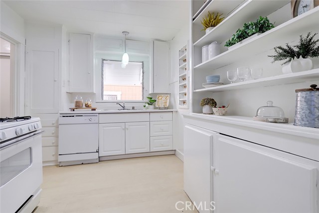 533 13th Street, Manhattan Beach, California 90266, 2 Bedrooms Bedrooms, ,1 BathroomBathrooms,Residential,Sold,13th,SB23018975