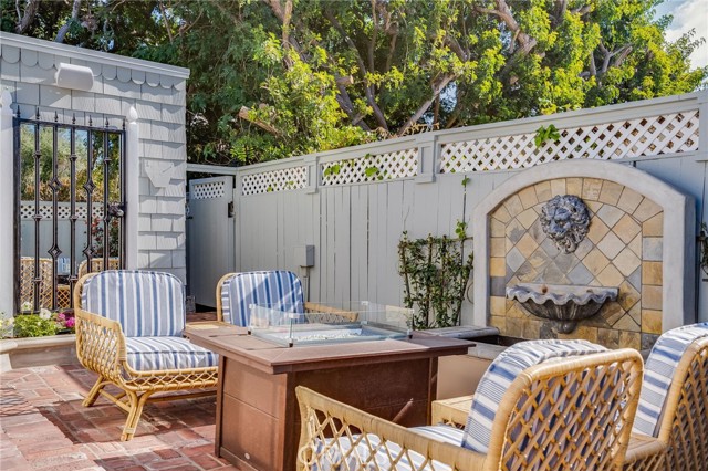 Detail Gallery Image 21 of 27 For 501 Lombardy Ln, Laguna Beach,  CA 92651 - 2 Beds | 2 Baths