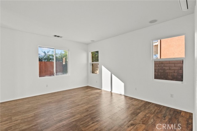 Detail Gallery Image 34 of 43 For 19914 via Joyce Dr, Saugus,  CA 91350 - 3 Beds | 2 Baths